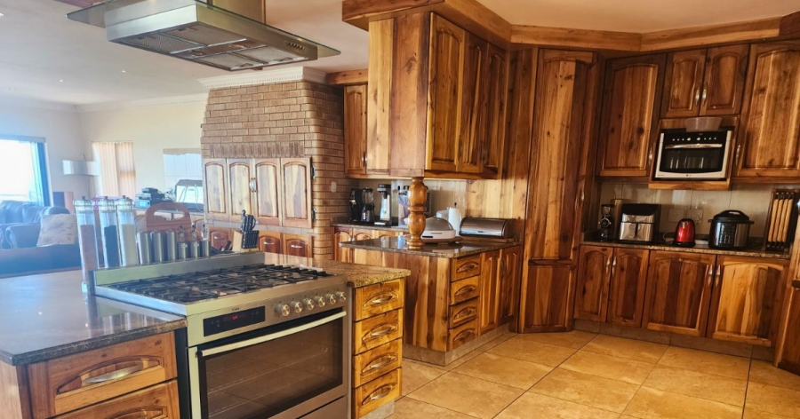 4 Bedroom Property for Sale in Mossel Bay Central Western Cape